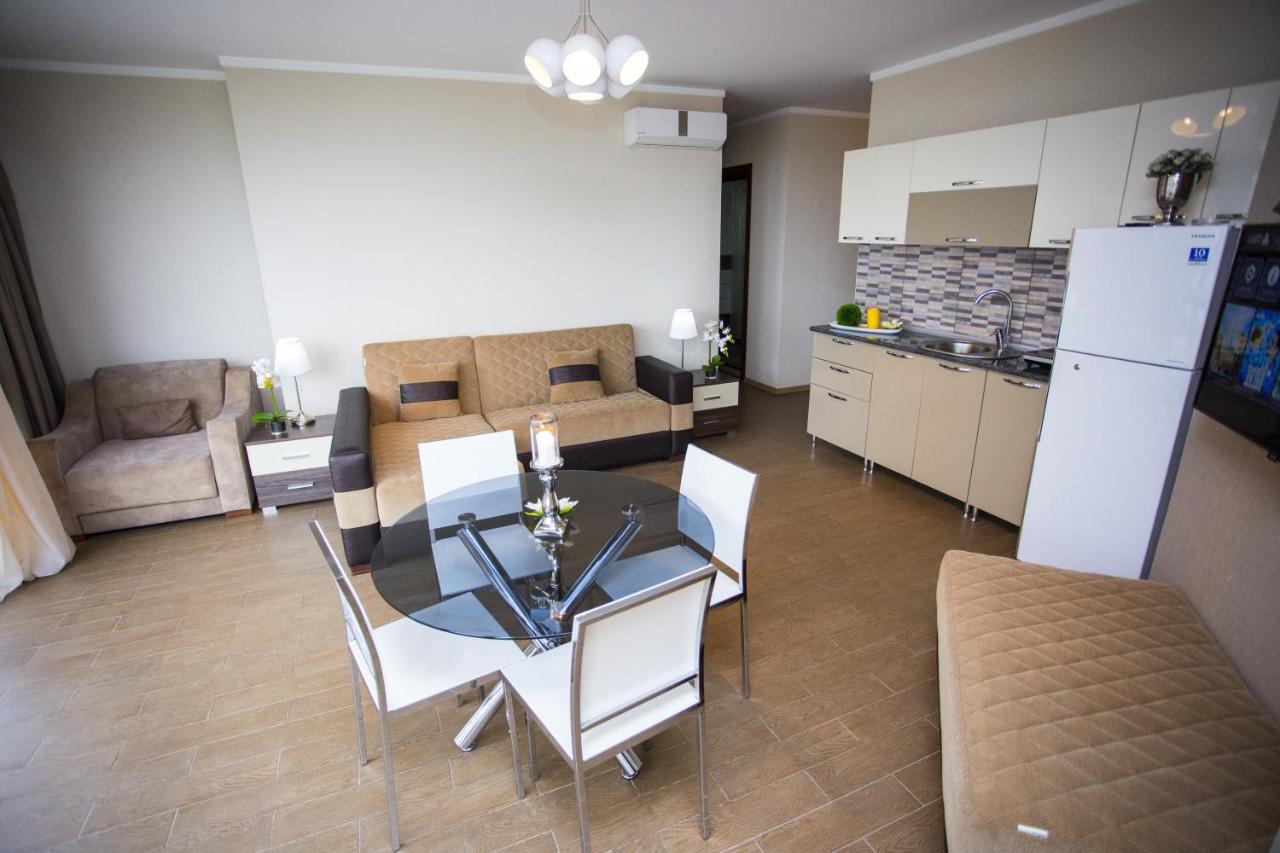 Lux Apartment Batumi Exterior photo