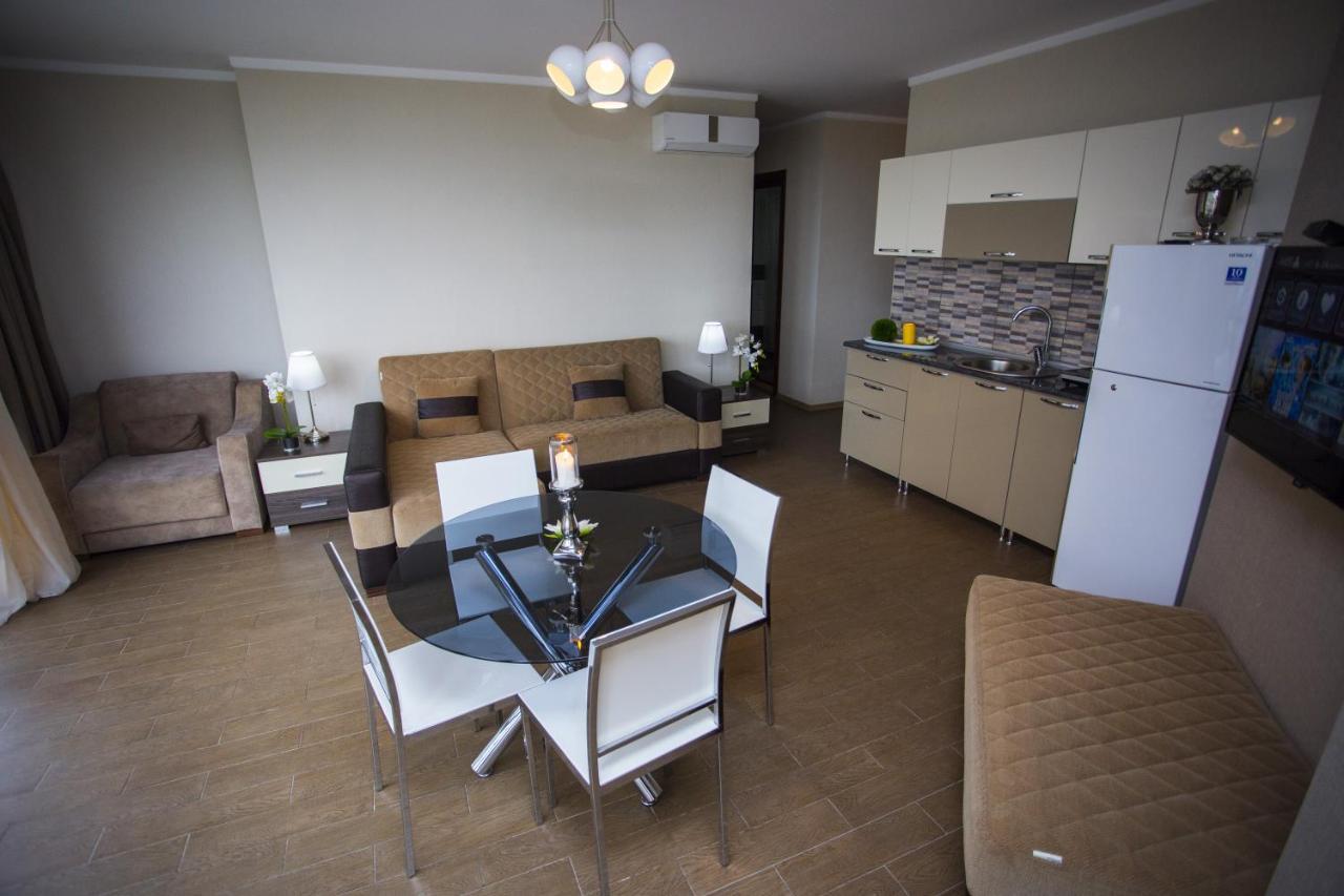 Lux Apartment Batumi Exterior photo