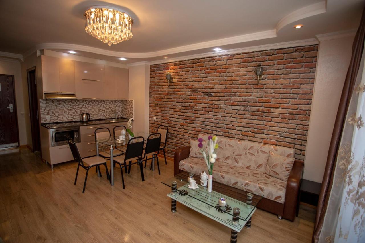 Lux Apartment Batumi Exterior photo