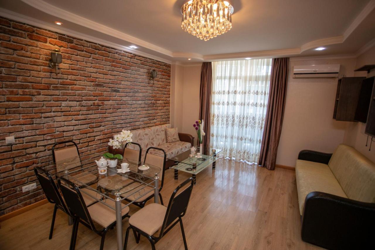 Lux Apartment Batumi Exterior photo